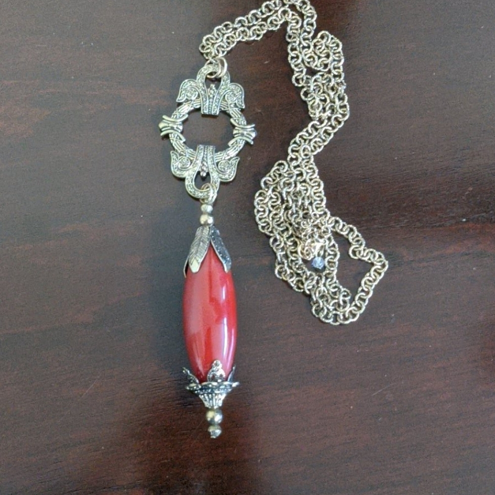 Vintage looking long pendant necklace
